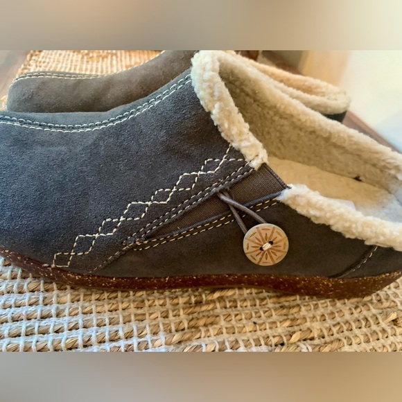 Earth Origins Gray Mules with Cream Lining NWOT - SZ 9W - Picture 7 of 8